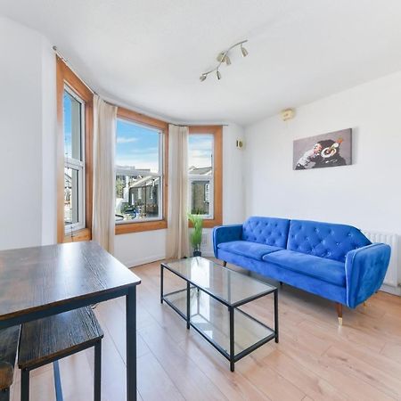 Cozy 1-Bed Apartment In Brixton Лондон Екстериор снимка