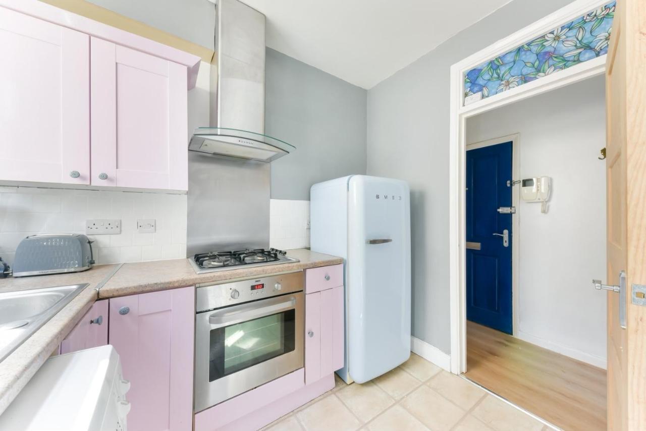 Cozy 1-Bed Apartment In Brixton Лондон Екстериор снимка