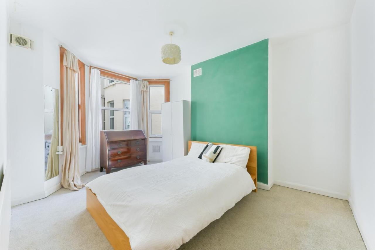 Cozy 1-Bed Apartment In Brixton Лондон Екстериор снимка